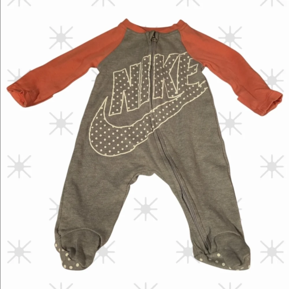 Nike Kids Gray and Pink Footie Sleep & Play-Newborn EUC
